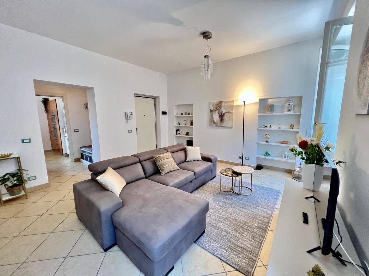 Divina Luxury Apartment With Jacuzzi Near The Lake Como Eksteriør billede
