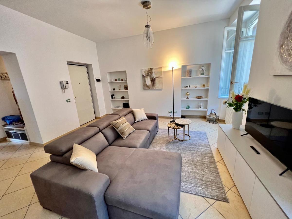 Divina Luxury Apartment With Jacuzzi Near The Lake Como Eksteriør billede