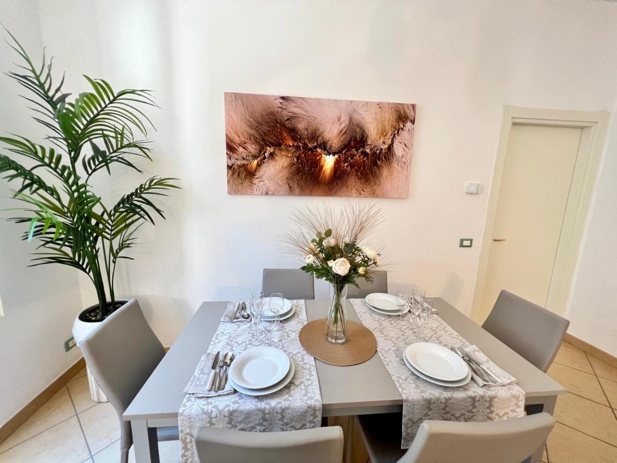 Divina Luxury Apartment With Jacuzzi Near The Lake Como Eksteriør billede